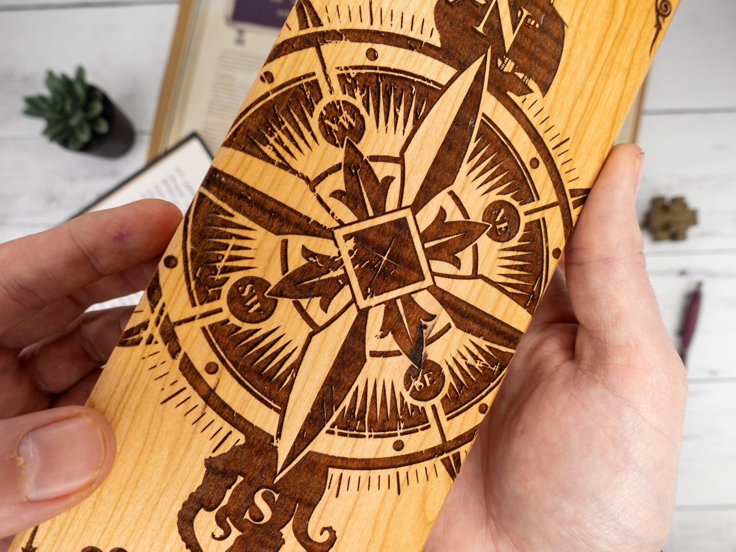 Compass Adventure | Engraved Dual Hex Dice Vault
